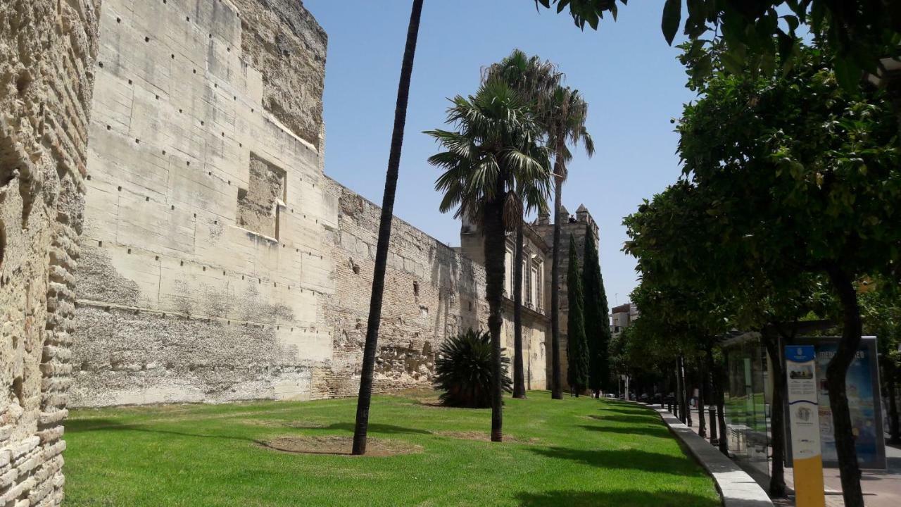 Sherryflat Alcázar - Parking Jerez de la Frontera Exterior foto