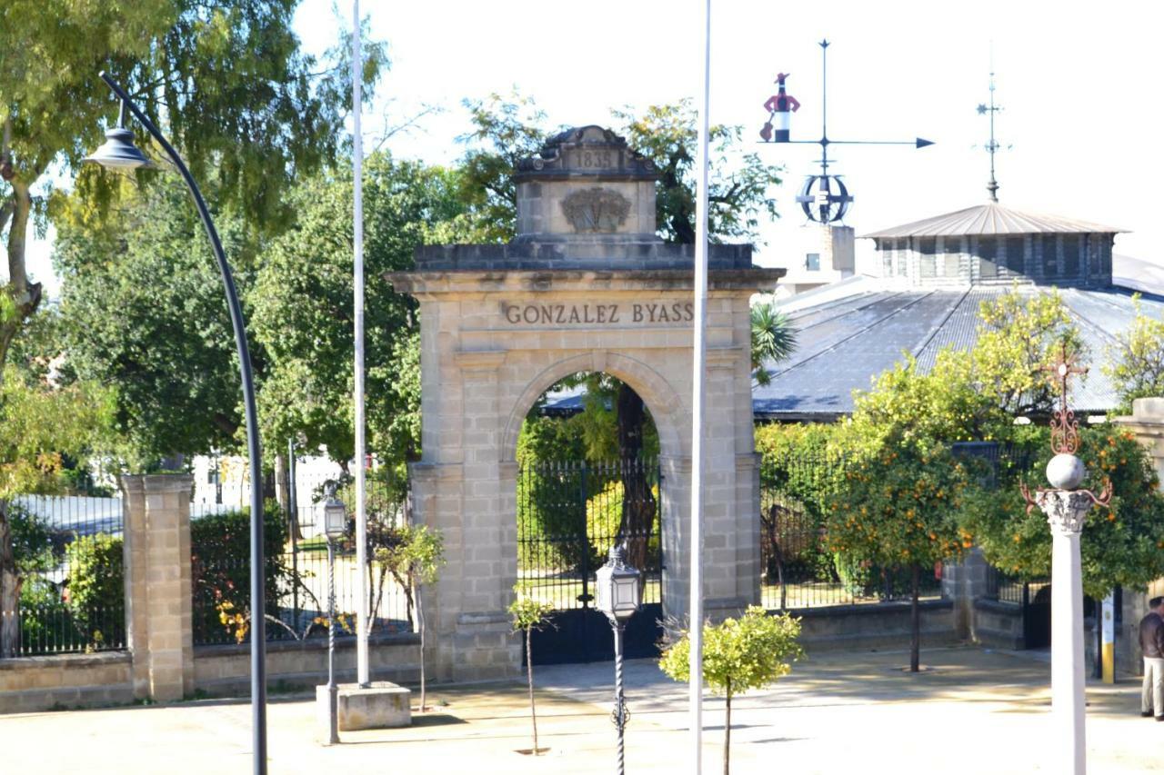 Sherryflat Alcázar - Parking Jerez de la Frontera Exterior foto